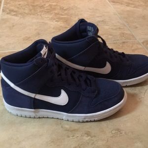 black nike shoulder bag